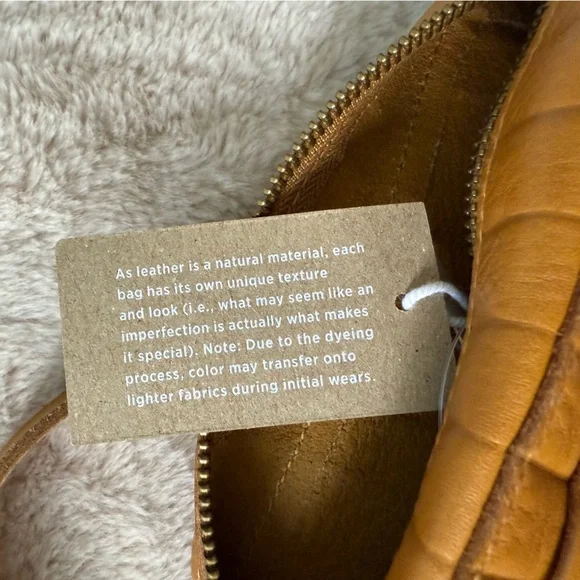 NWT Madewell The Transport Leather Camera Bag: Bubble Pleat Edition - Picture 7 of 12